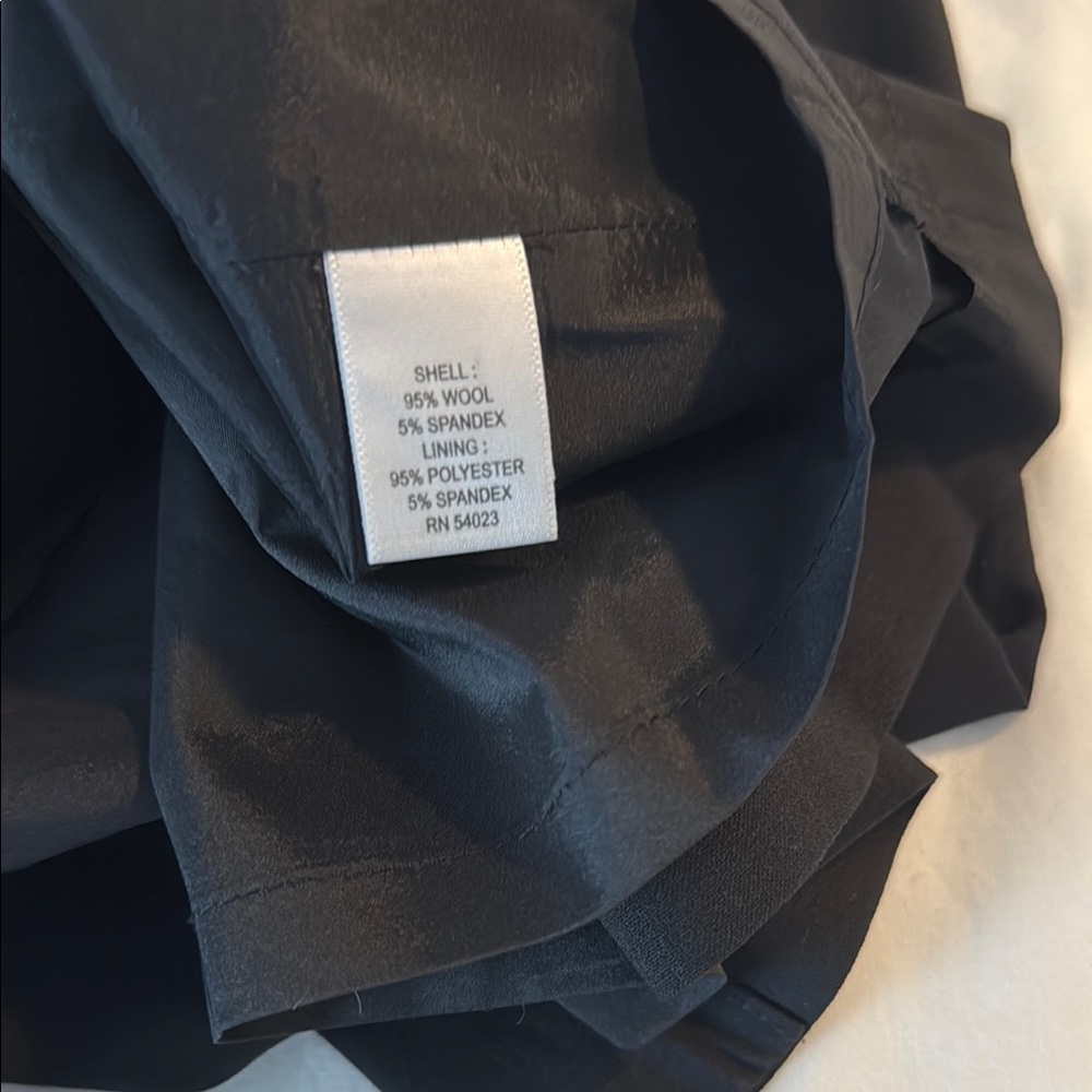 Banana Republic Elegant Black Women's Skirt - Picture 4 of 4
